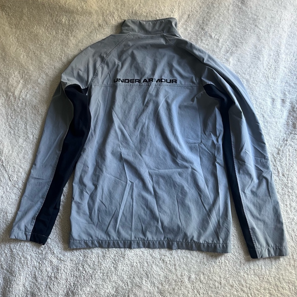 Men’s Under Armour Lighweight Jacket Size Medium Polyester and Elastane Blend